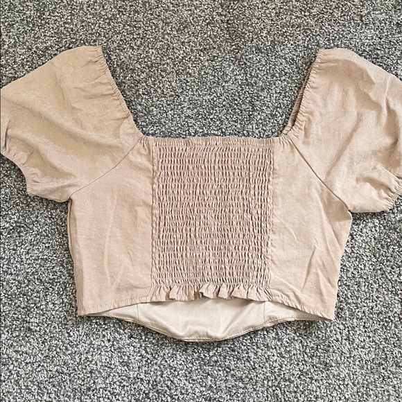 Elegant Tan Puff Sleeve Blouse - Picture 5 of 8